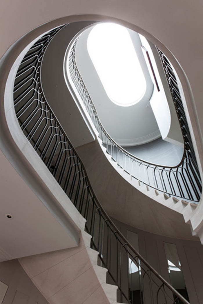 42. Two-storey Malone stone staircase with edgings to gallery – Hertfordshire