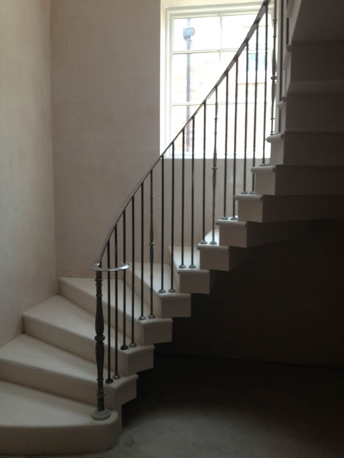 Curved Cantilever Staircase by Ian Knapper