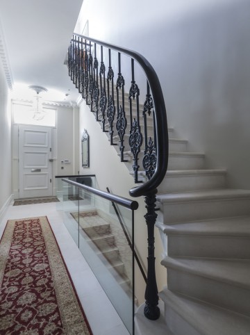 67. Portland Basebed Cantilever Staircase – London Townhouse