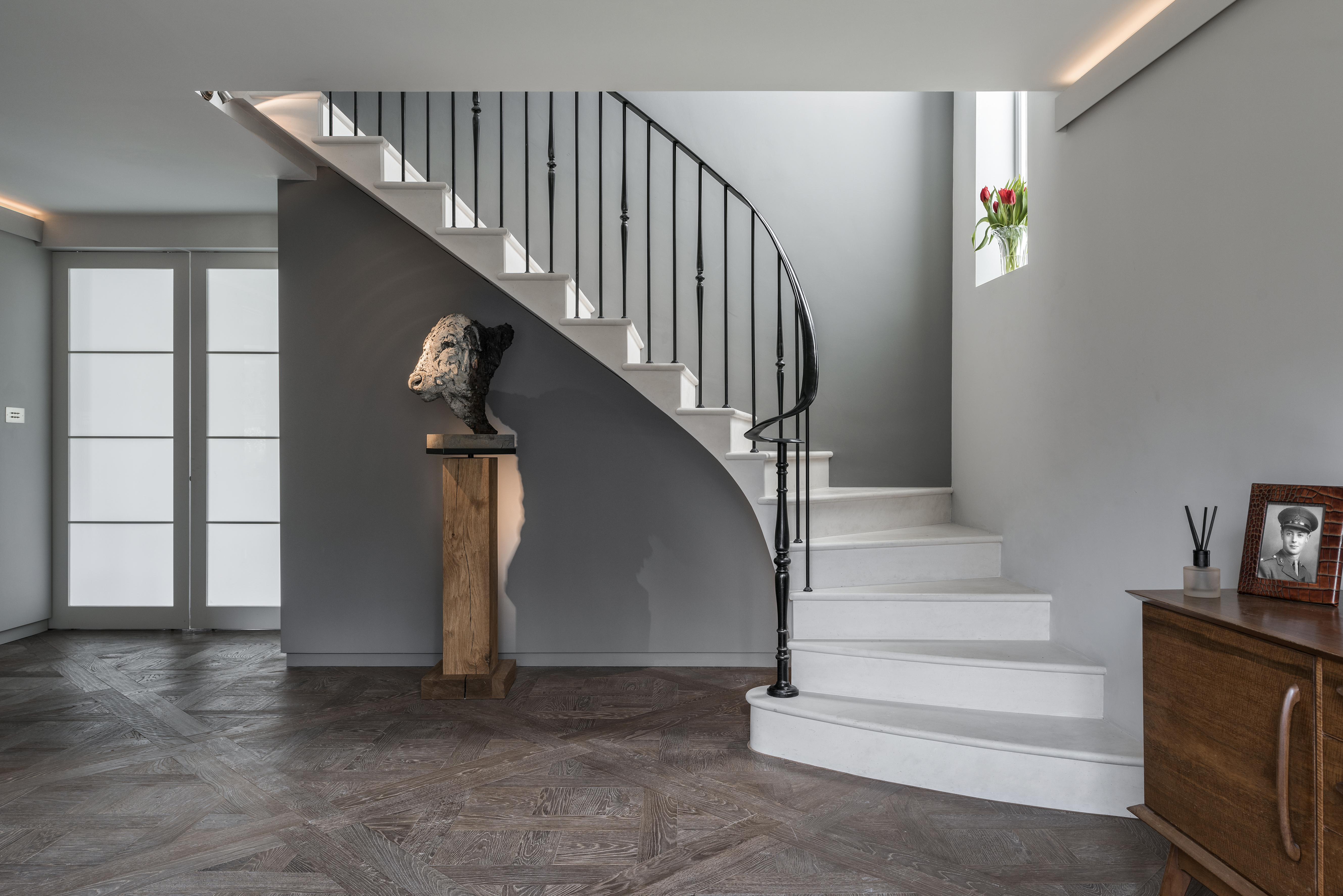 moleanos cantilever staircase in hampshire